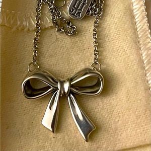 James Avery Retired BOW necklace mint